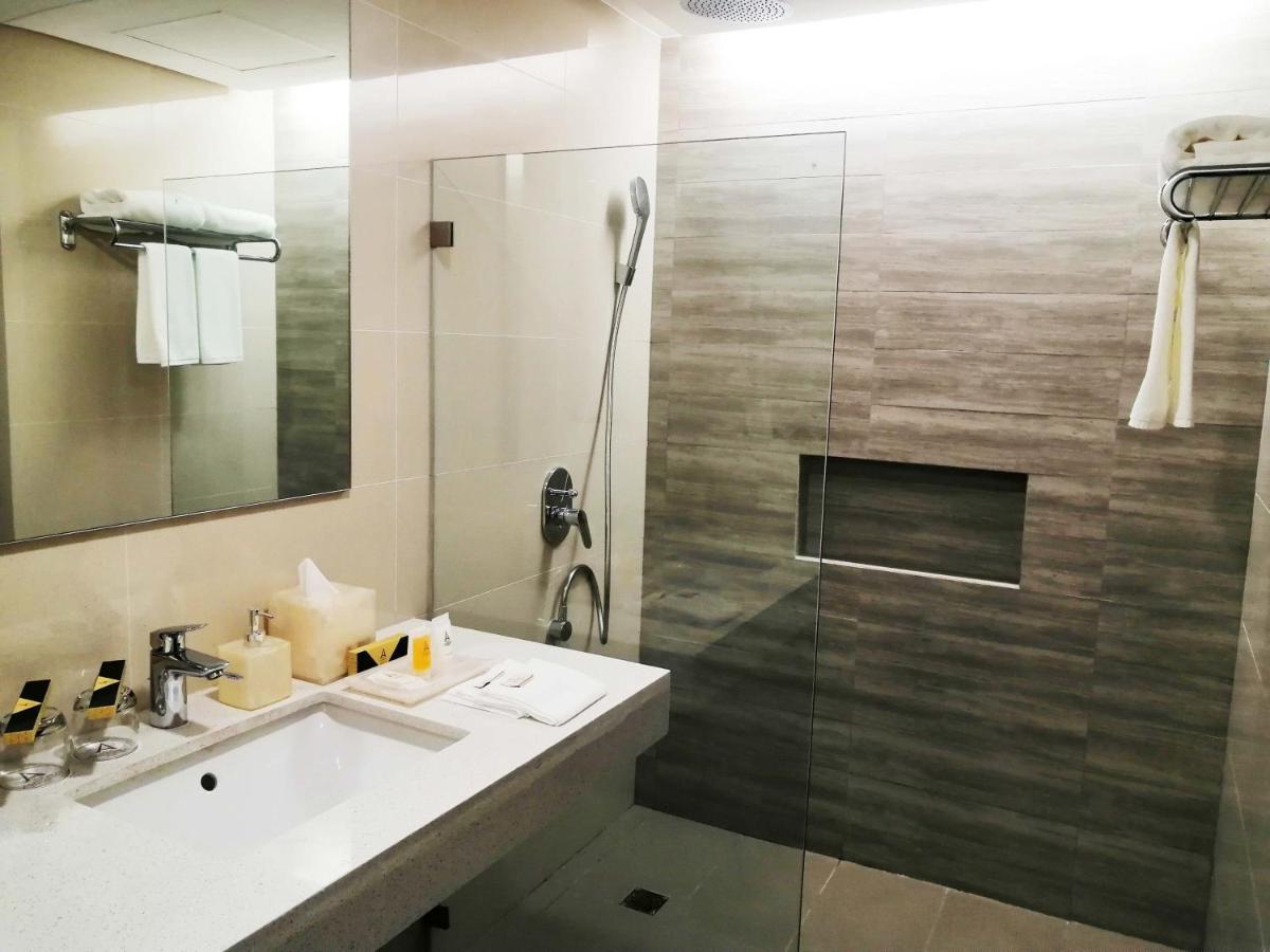 The Aurora Subic Hotel Managed By Hii Olongapo Ngoại thất bức ảnh